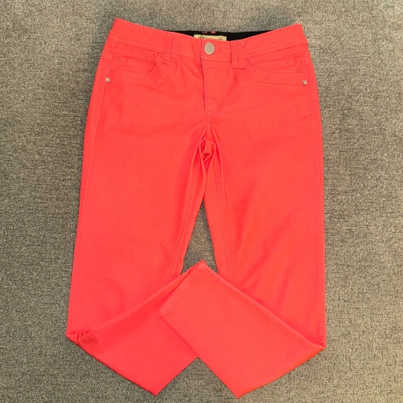 Democracy Jeans - Picture 1 of 7